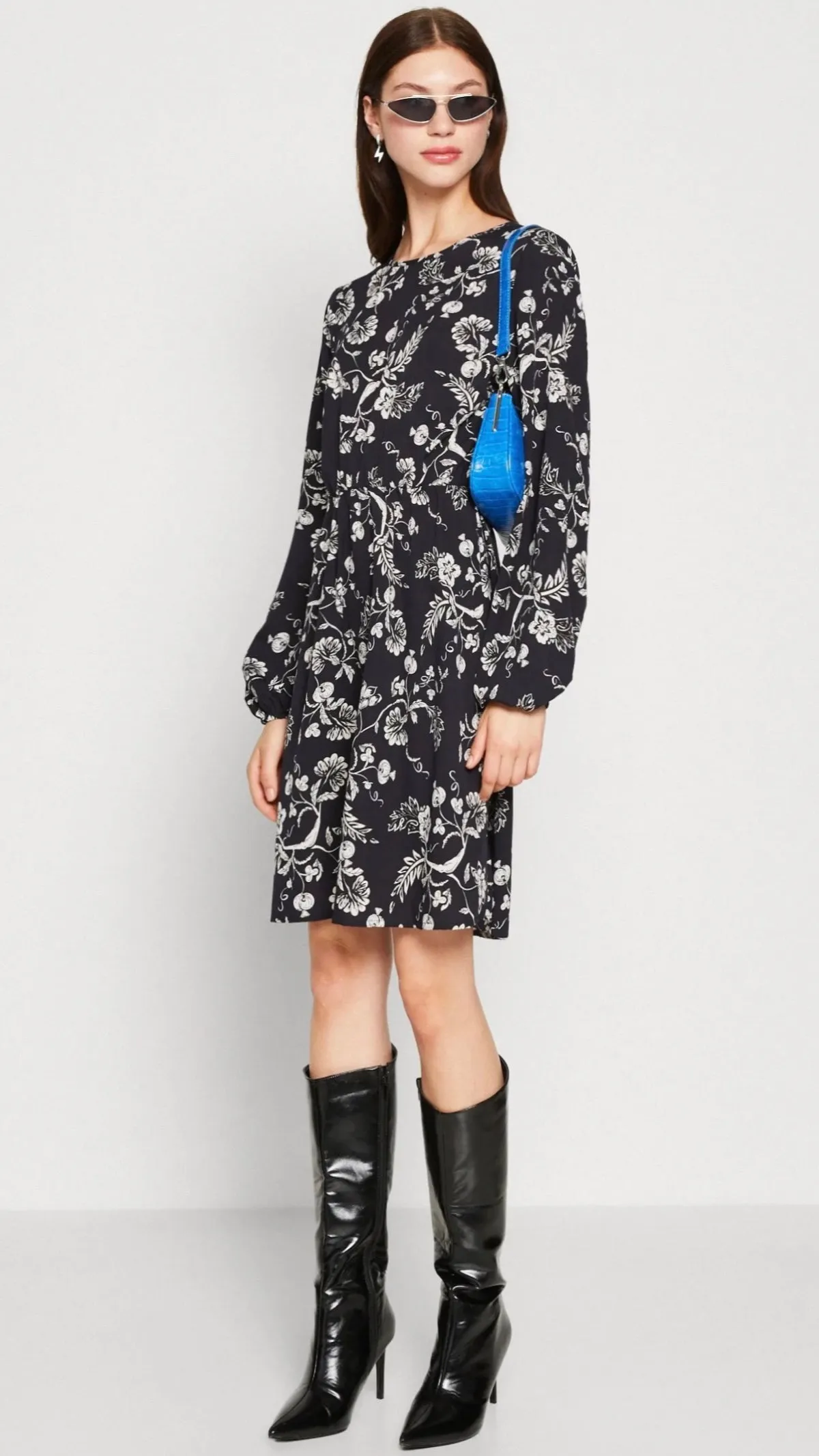 4-A1100 Vidaisy Navy Print Day Dress