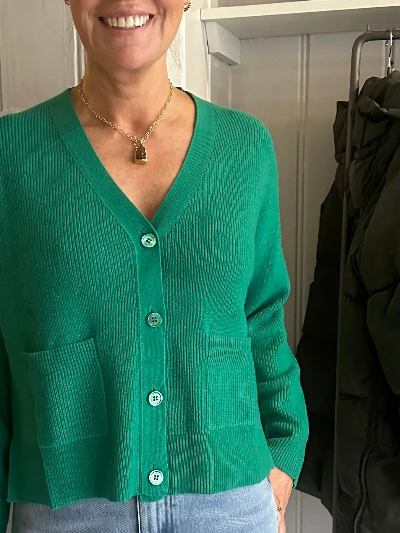 XIRENA TRUDIE CASHMERE CARDIGAN IN GREEN